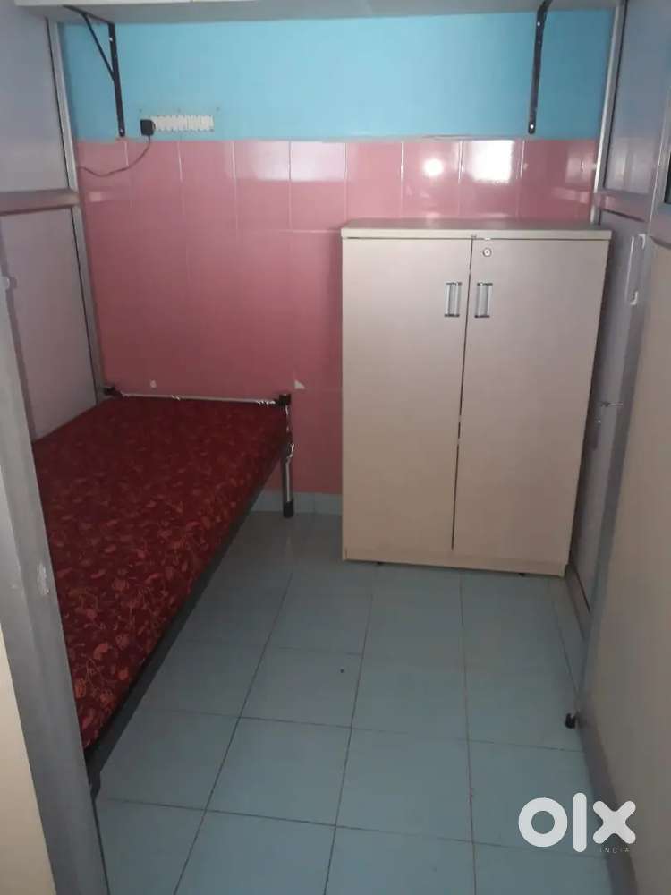 ADAMBAKKAM JAYALAXMI THEATER NEAR LADIES HOSTEL WITH FOOD