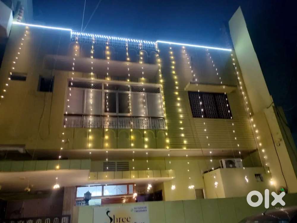 Fully AC Guest House on Rent  Sigra Bank Colony  Beds & Parking