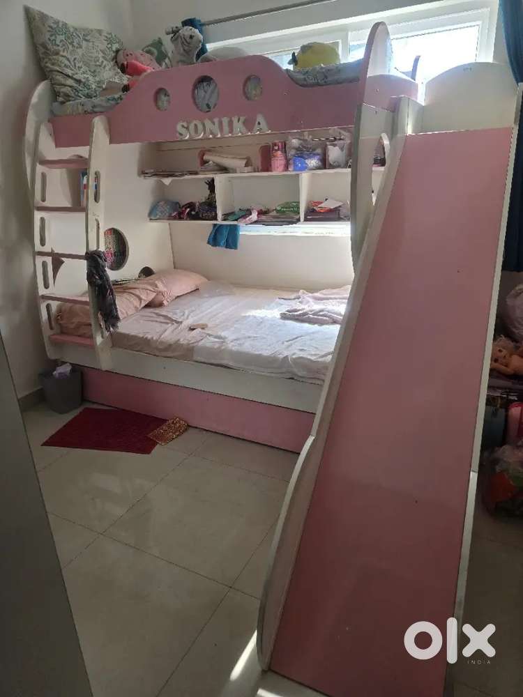 Bunker bed and slide