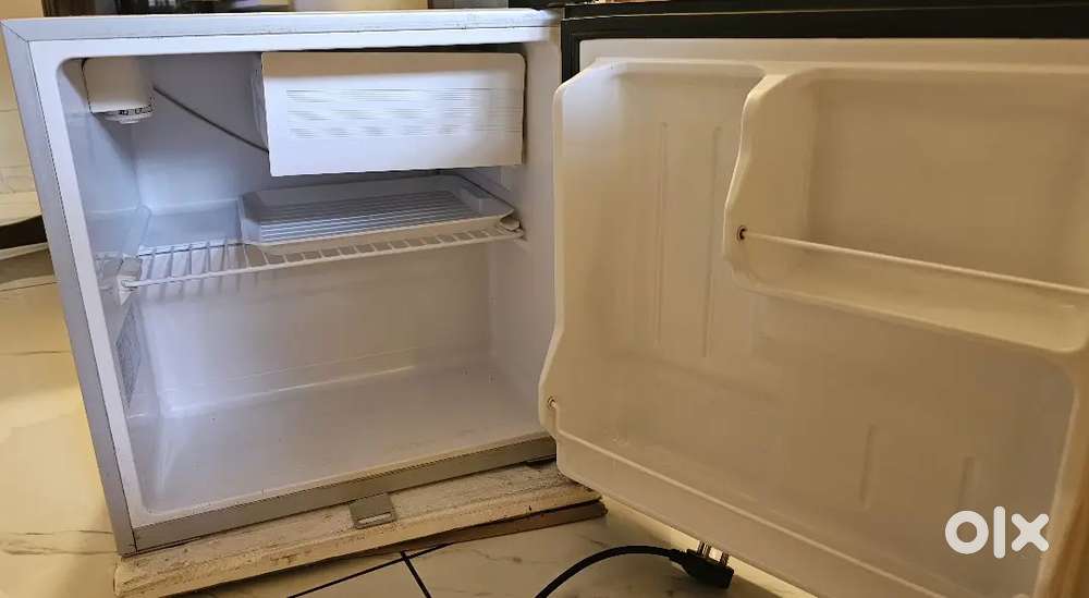 Haier 52L Direct Cool Single Door Refrigerator (VCM Silver), HR-62VS