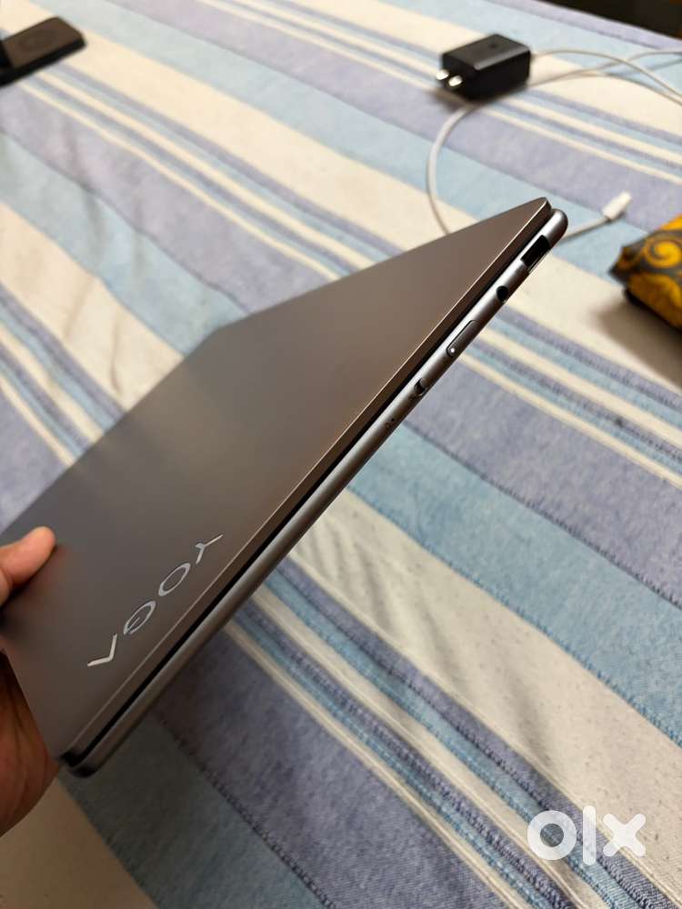 Lenovo yoga slim 7 1tb storage 16gb RAM