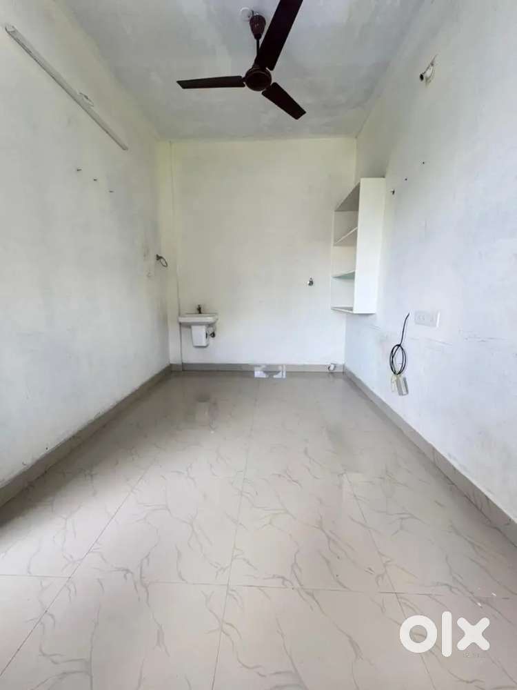 Family 2 bhk kakkanad to seaport kalamassery hmt post ofgice near