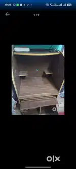 Desktop table