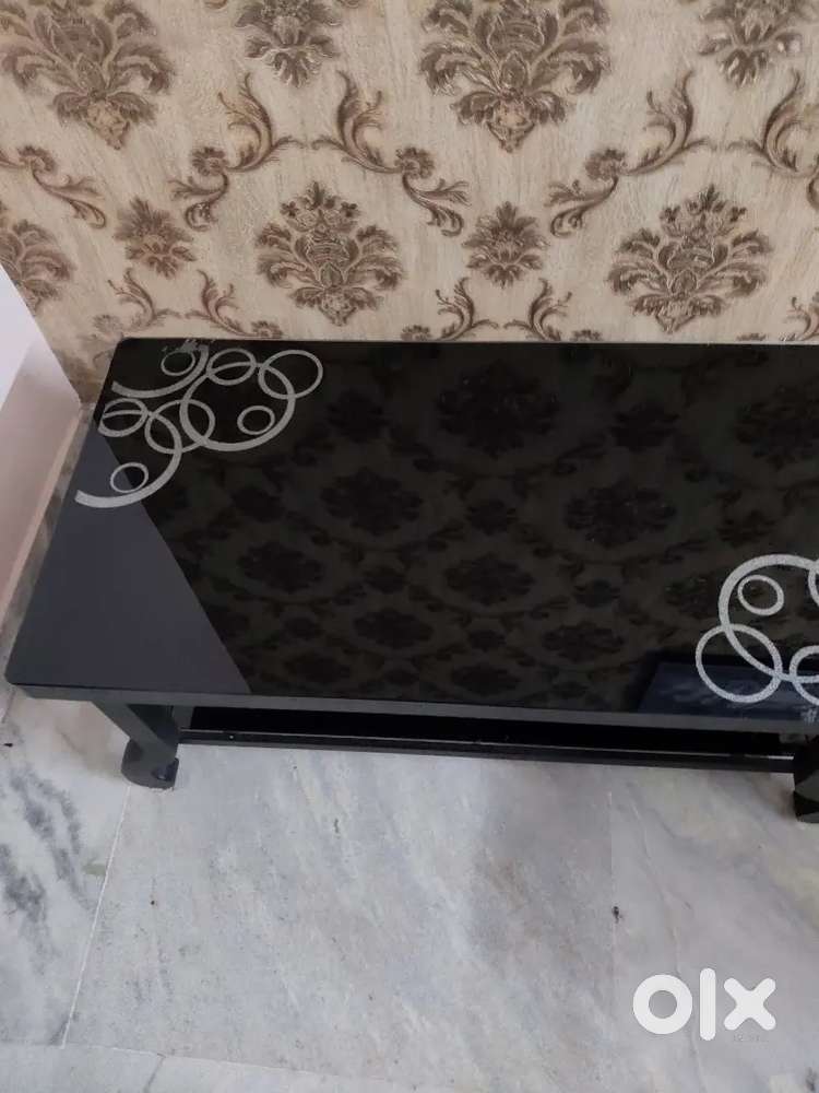 Center table in nice condition