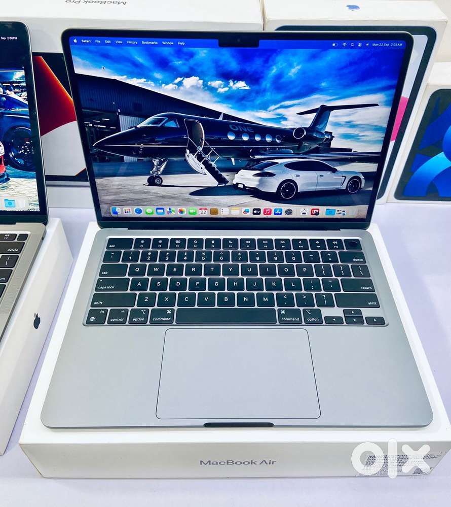 ( Mac huB ) - Apple MacBook Air 13inch m4 chip - 16 GB Ram / 256 SSD.