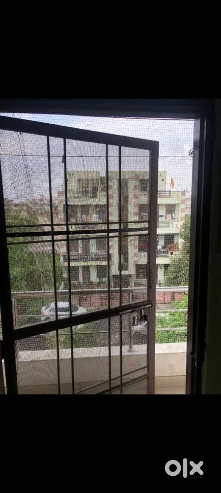 Looking for a female flatmate only