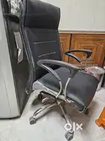 Revolving chair