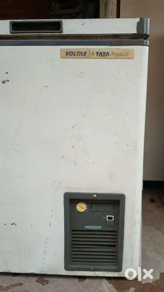 Deep freezer Voltas 400 litre working condition