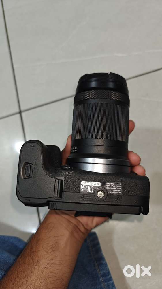 canon r10 18-150 lens with bill & box