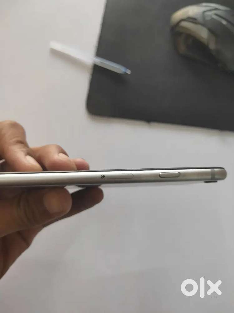iPhone 6 in good condition switch off wala ringtone hai