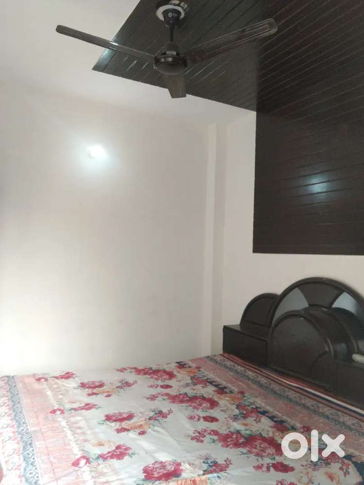 Furnished 1 BHK Indipendent Flat West Metro Station