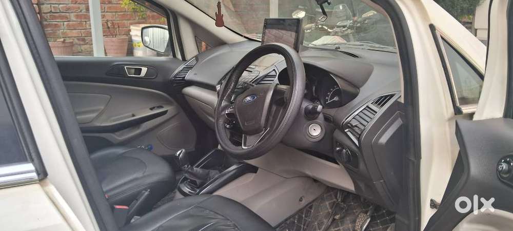Ecosports petrol ecobost 1.0 2017 Model brand new tyres