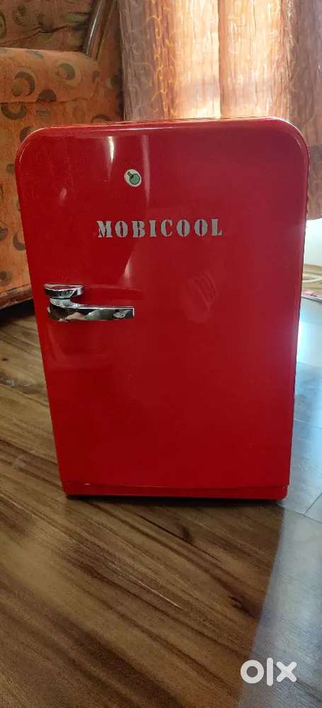 Mobicool F15 Thermoelectric Mini Fridge (14 Litre) is available