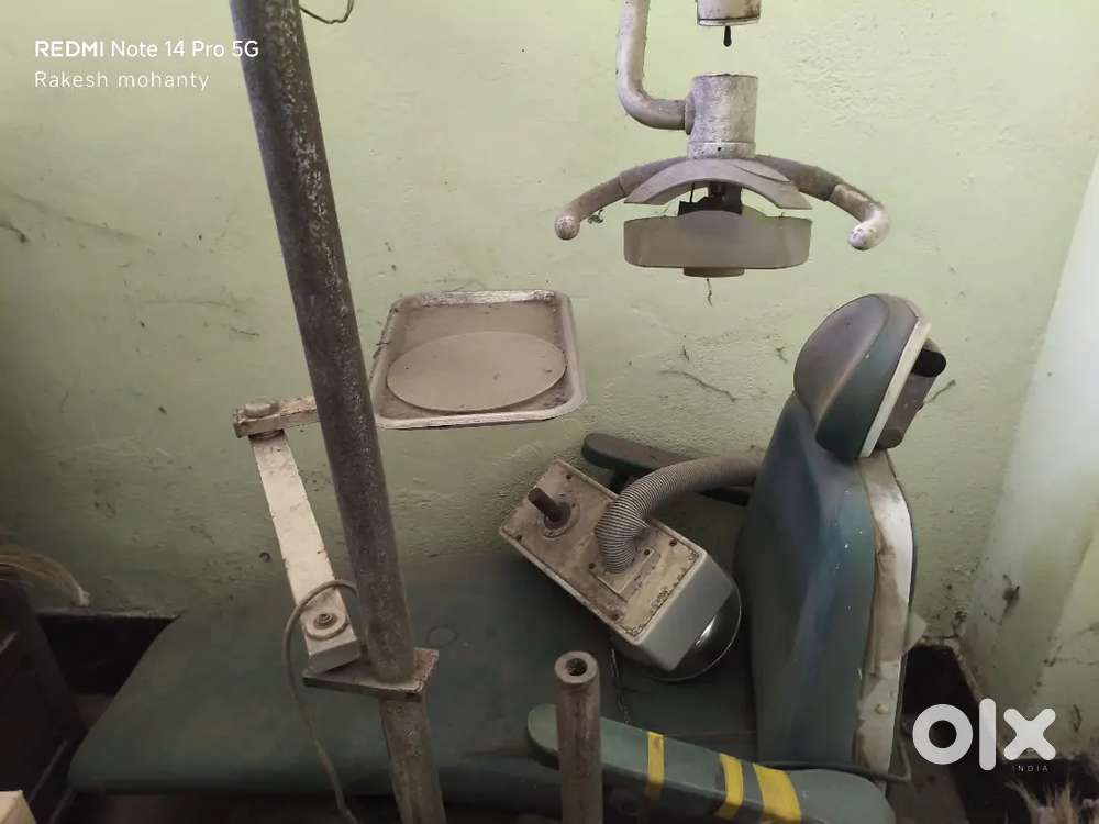 Dental chair with apittun