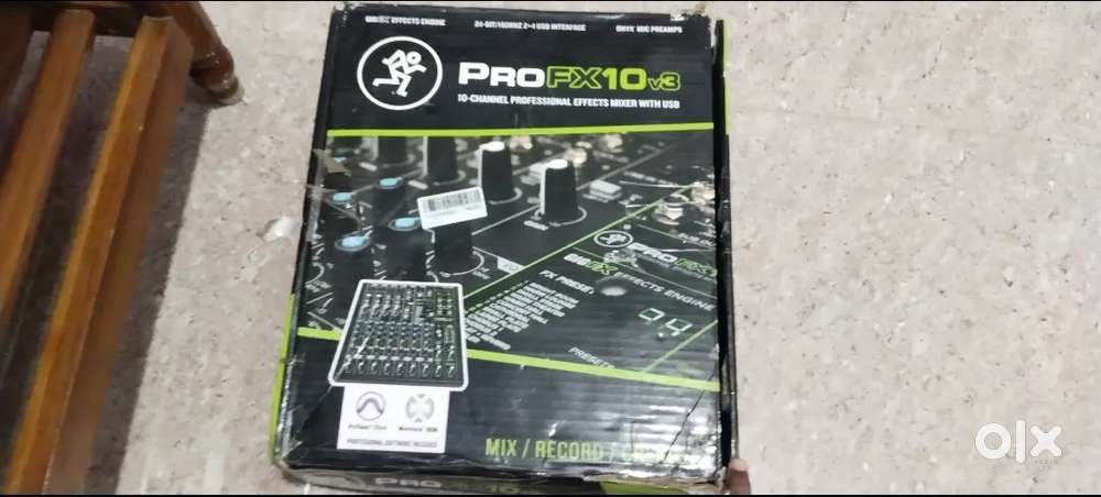 Mackie Pro fx v3 ten channel audio mixer
