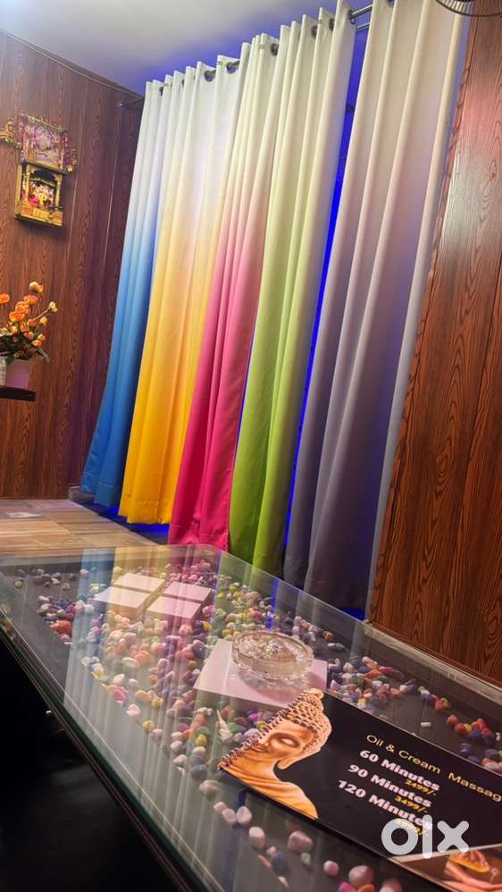 Spa  porler only female ke liye hai