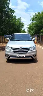 Toyota Innova 2.5 V 7 STR, 2014