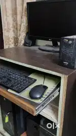 Computer table