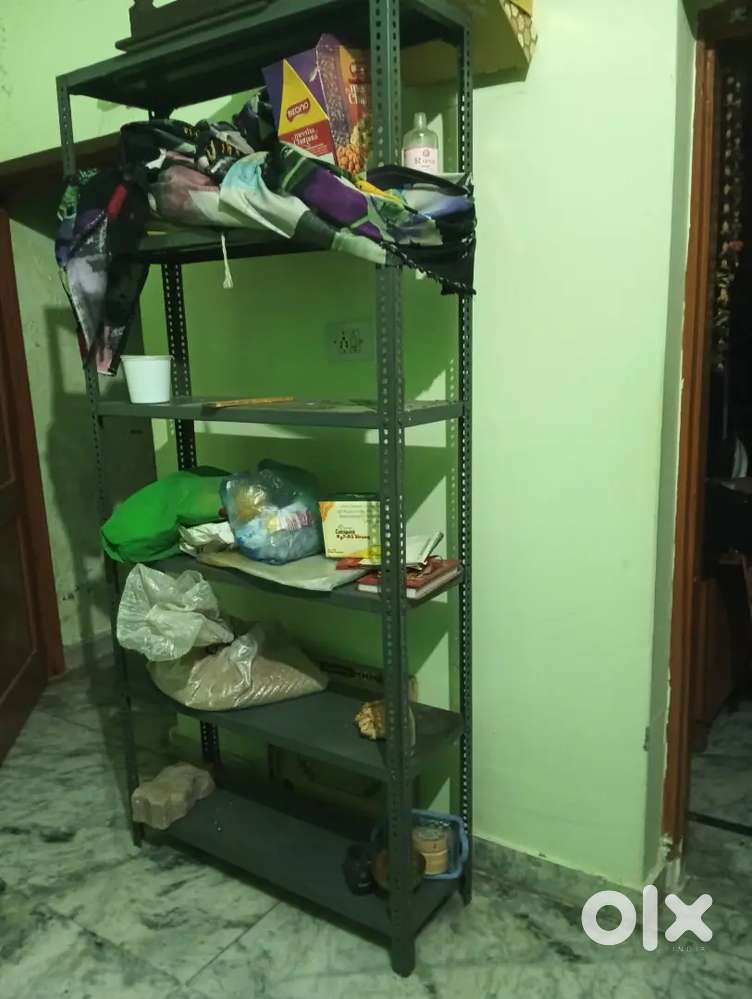 Iron rack 6 feet height and 4 feet length and 1 feet width