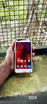 Oppo A37( 2GB RAM, 16–32GB storage)