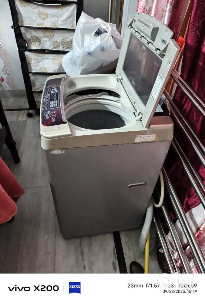 LG AUTOMATIC WASHING MACHINE