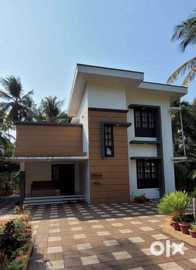 Residential villas for sale at pudussery, just 2min from highway.