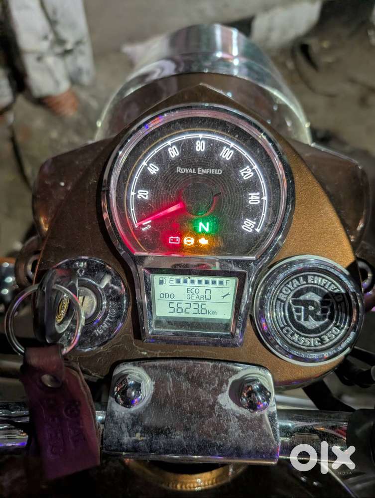 Classic 350 mint condition medallion brown