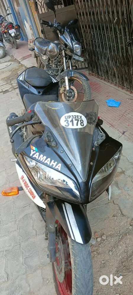 Gadi mein battery charge nahin hota Hai