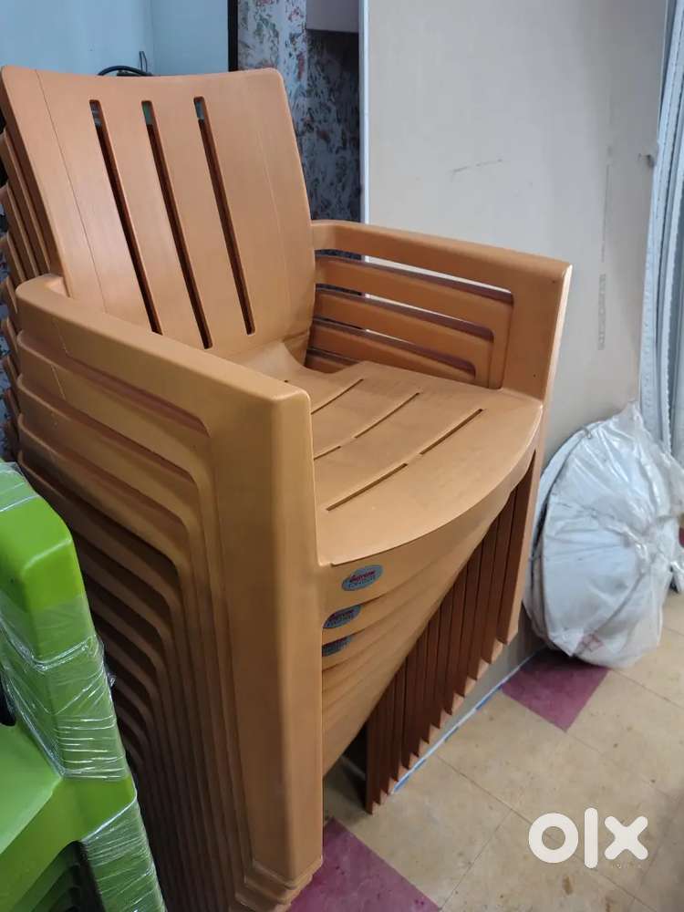 Supreme Kent chair