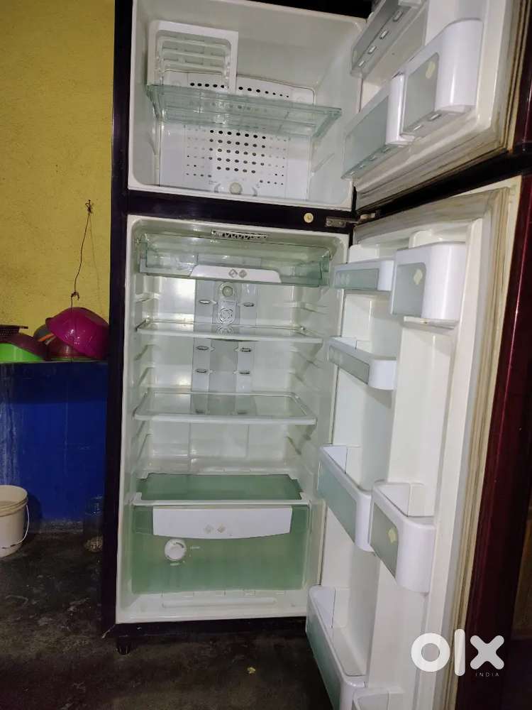 GODREJ  REFRIGERATOR  5 Star,  283 L Double Door Very Good Condition