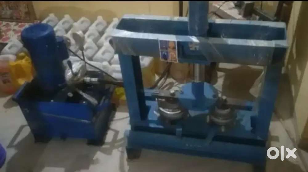 Hydrollic press paper plate making machine