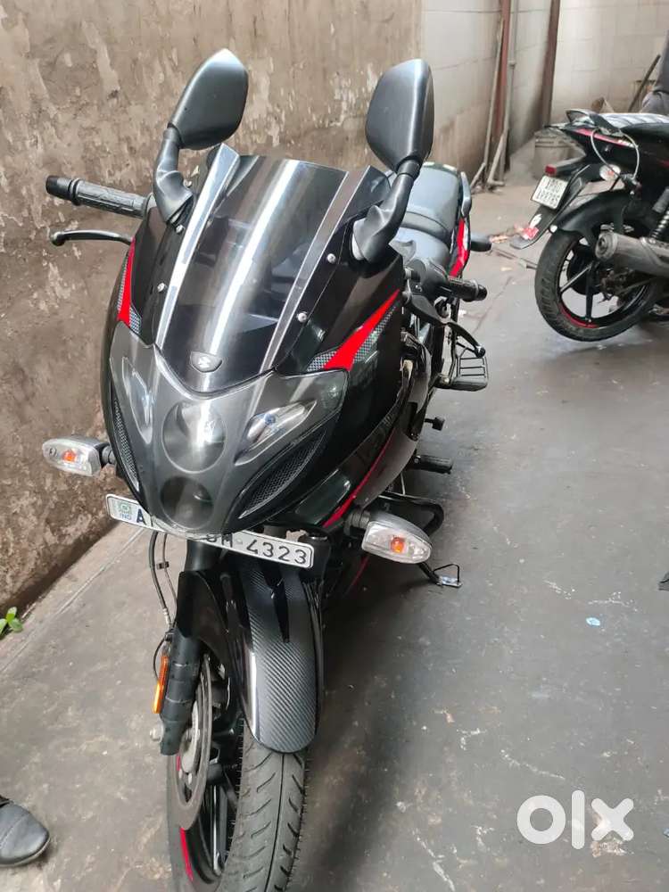 Pulsar 220 f