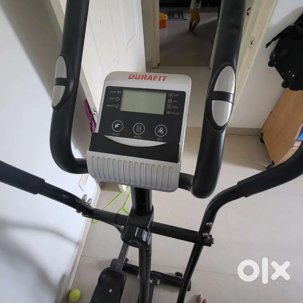 Cross trainer