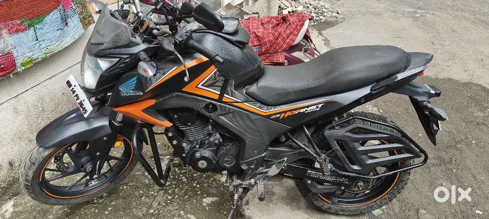 Hornet 160 R sports bike Price Rs 52000 niogatiable