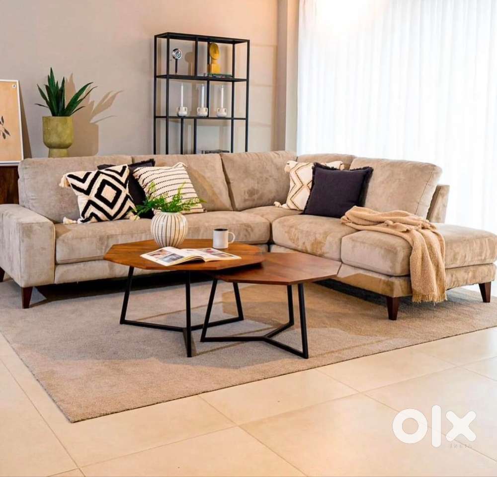 Stylish 5 seater corner sofa.