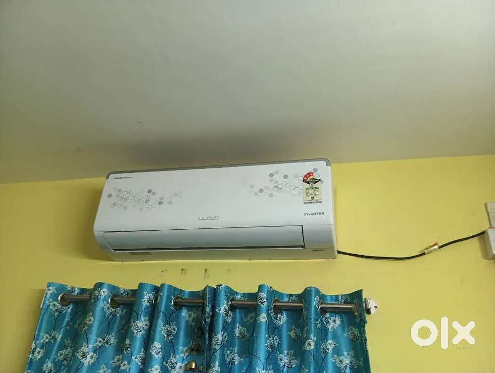 5 months old lloyd AC