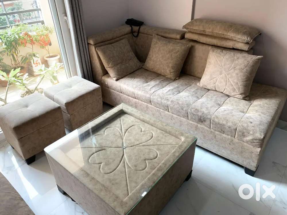 7 seater Sofa with table