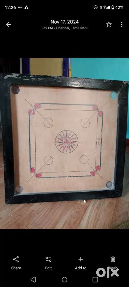Carrom board