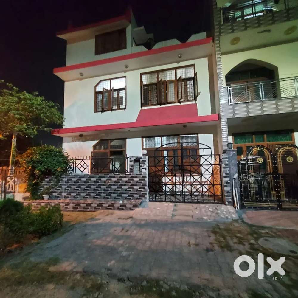 2.5 Flr House for Sale,862 sqft Corner Plot,Green Belt Facing,Gamma-2