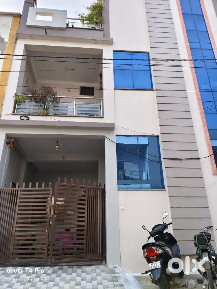 1-2 BHK flat for independent/Family Om parishar, near shahi naka Garha