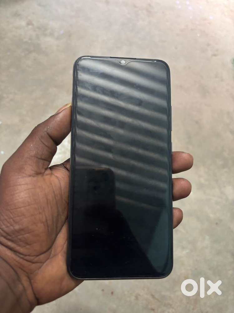 C 11 2 Years Mobile Good Condition Noo Problem Ladies Used mobile