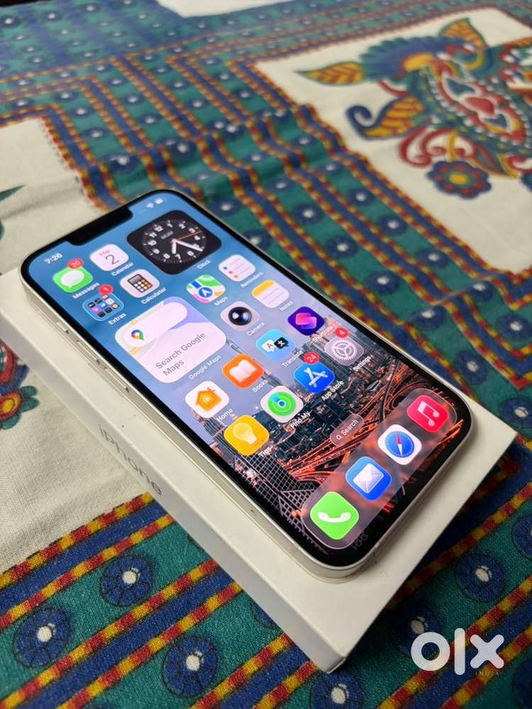iPhone 13 128GB White