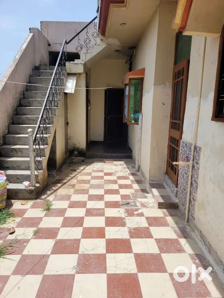 Rooms available in Sudhowala near BFIT