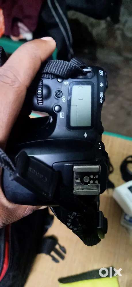 CANON 77D 18 135mm USM LENS