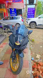 YAMAHA R15 V4