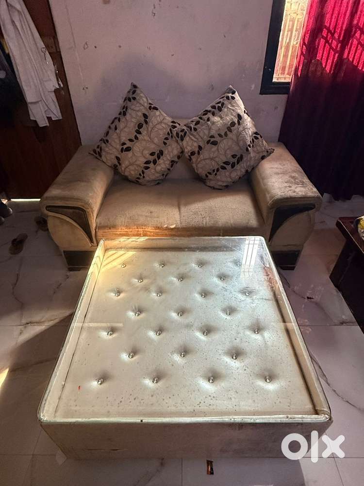 7 seater sofa with central table