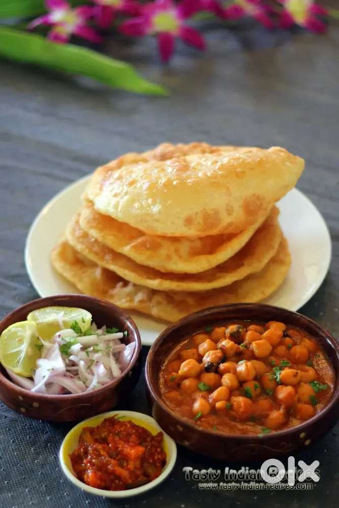 BChole Bhature Cook aur artan dhone aur saaf safai Cleaning helper