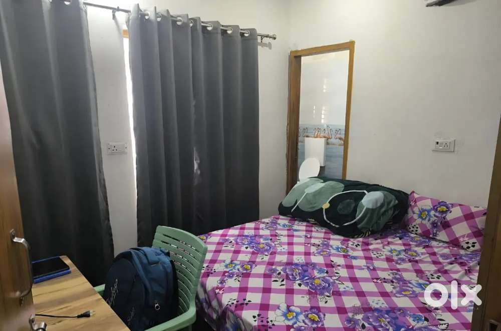 Coliving rooms for couples and bachelors