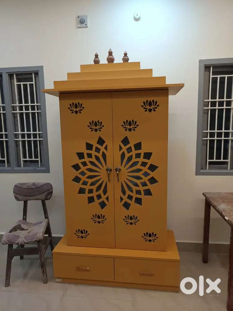 Pooja stand