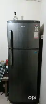 Double door refrigerator